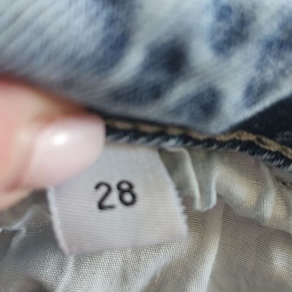 Vervet Distressed Light Blue Wash Cropped Denim Jeans, 28 - Picture 6 of 8